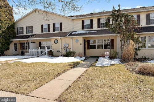 86 Laurel Ct, Quakertown, PA 18951-2762