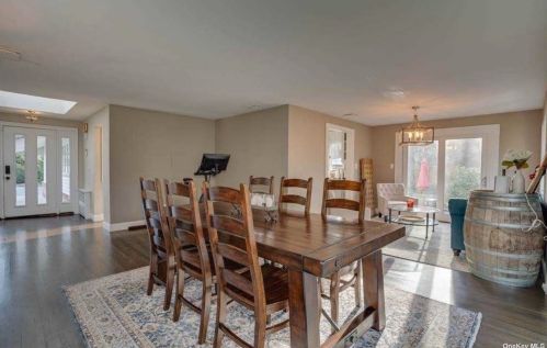 19 Stafford Dr, Huntington Station NY 11746-4551 exterior