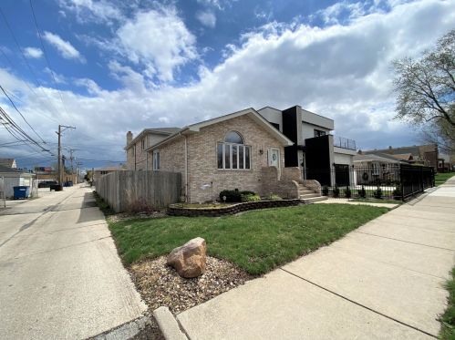 5515 Natoma Ave, Chicago, IL 60638-2413