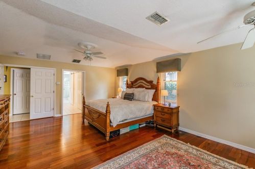 11506 Louvre Pl, Tampa FL 33617-2447 exterior