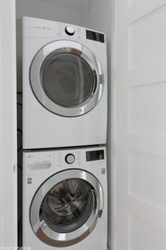 1455 Superior St, Chicago IL  60642-5264 exterior