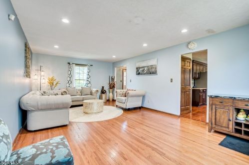 48 Morgan Ln, Bridgewater NJ 08807-3008 exterior