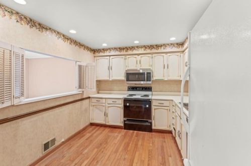 226 Pine Ct, Pittsburgh PA 15239-1953 exterior