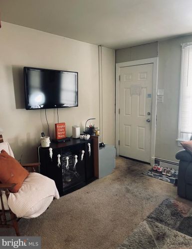 408 Jefferson Ave, Pottstown, PA 19464-4702