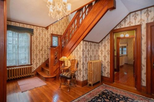 160 Oxford St, Hartford CT 06105-2514 exterior