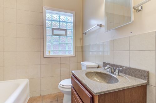 701 87 Pl, Chicago IL 60617-2702 exterior