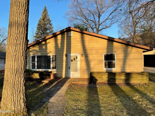 2087 Whitehall Rd, Meskegon MI 49445-1043 exterior