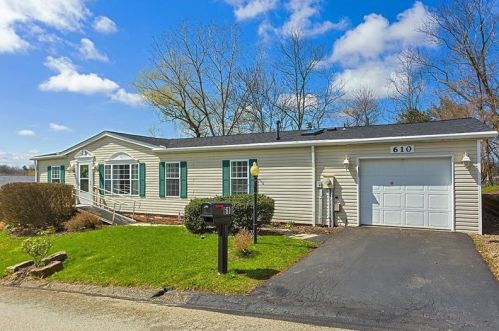 610 Cloverview Cir, Pittsburgh, PA 15239-2370