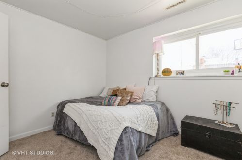 939 Abbington Dr, Bull Valley IL 60014-7817 exterior