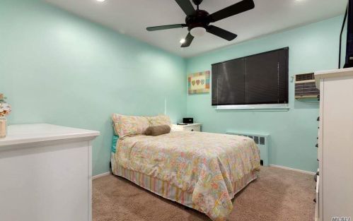 1045 Lawrence Ct, Valley Stream NY 11581-2709 exterior