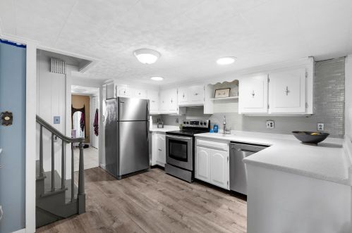 33 5th St, Dover NH 03820-2948 exterior