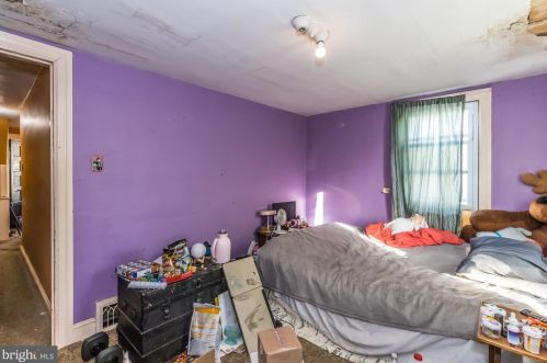 1238 Maple St, Pottstown PA 19464-5822 exterior