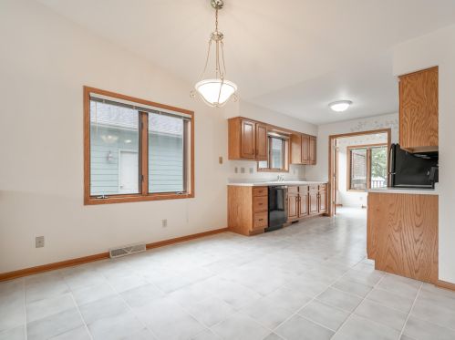 2254 Knuell St, Manitowoc WI 54220-0907 exterior