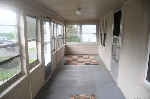 39 Clinton Ave, Norwalk CT 06854-1527 exterior