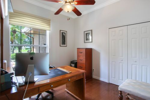 2718 Eagle Dr, Fort Pierce FL 34984-8913 exterior