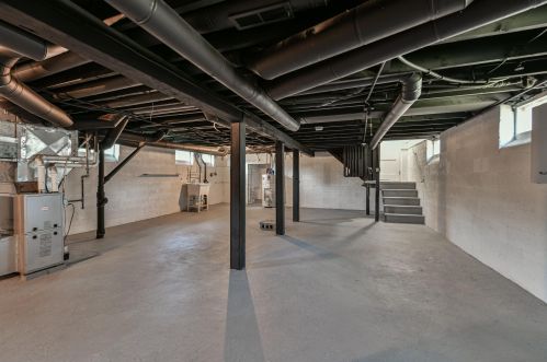 4235 92nd St, Milwaukee WI  53228-2133 exterior