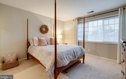 5262 Maris Ave, Alexandria VA exterior