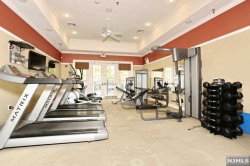 11 Ashley Ct, Paterson NJ 07506-2264 exterior