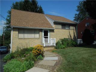 511 Regency Dr, Pittsburgh, PA 15239-1713