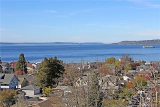 5634 Admiral Way, Seattle WA  98116-3111 exterior