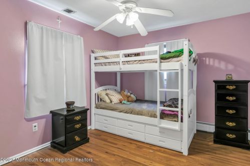 612 Grove Ave, Edison NJ 08820-3229 exterior