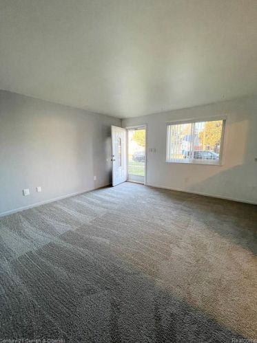 24099 Mcdonald St, Dearborn Heights MI  48125-1921 exterior