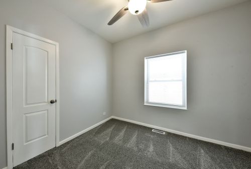 5029 West End Ave, Chicago IL 60644-2156 exterior