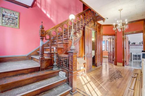 2806 National Ave, Milwaukee, WI 53215-1604