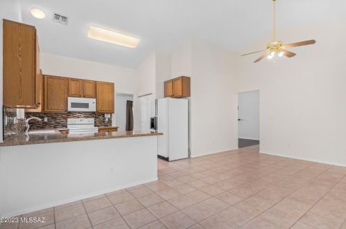 9593 Paseo Juan Tabo, Tucson AZ  85747-5007 exterior