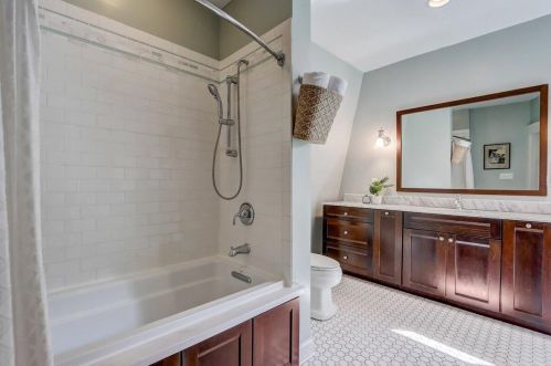 2109 Kenwood Blvd, Milwaukee WI  53211-3311 exterior