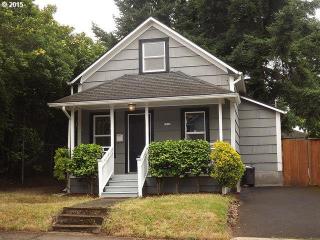 5219 27th Ave, Portland, OR 97211-6223