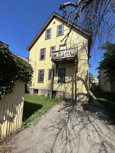 2851 37th St, Milwaukee WI  53210-3513 exterior