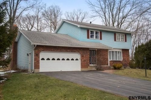 2138 Primrose Ln, Schenectady, NY 12309-5508