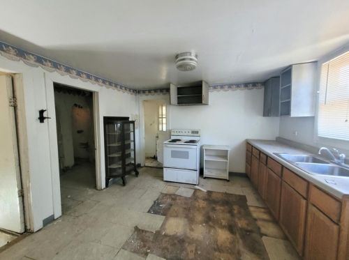 1362 Chase St, Gary IN 46404-2057 exterior