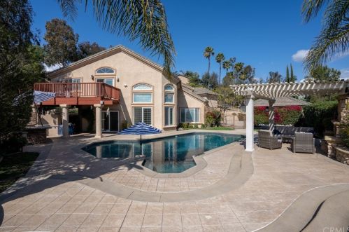 31345 Avenida Del Reposo, Temecula CA 92591-1724 exterior