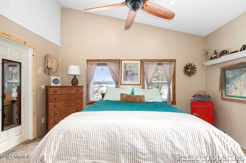 10049 Cressey Rd, Plainwell MI 49080-9044 exterior