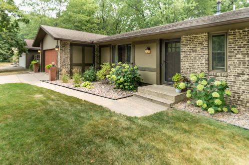 14392 Genesee Ave, Saint Paul, MN 55124-8456