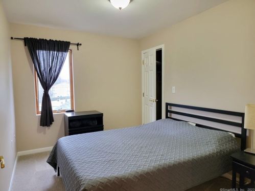 39 Nicole Rd, New Britain CT  06053-1475 exterior