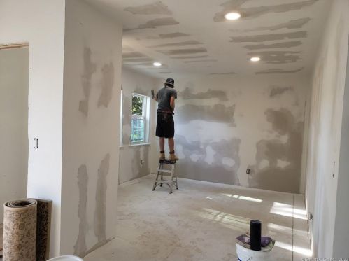 49 Derby Nck Rd, Derby CT exterior