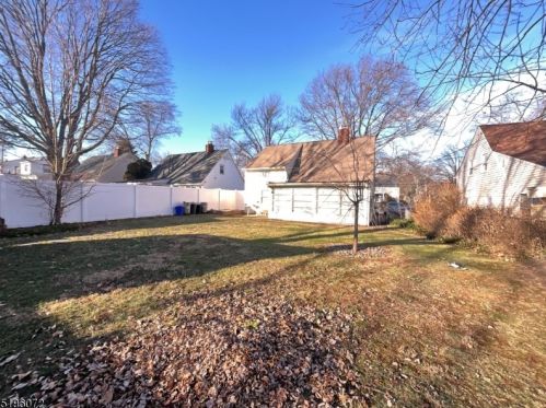 142 Colonia Blvd, Rahway NJ  07065-2845 exterior