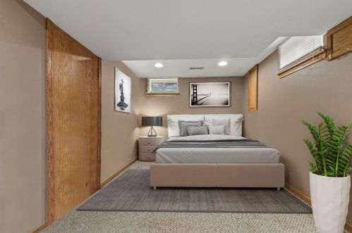 1933 95, Milwaukee WI 53227-1415 exterior