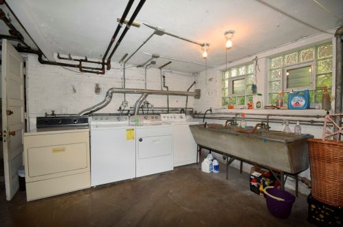 4910 Kilbourn Ave, Chicago IL 60629-5217 exterior