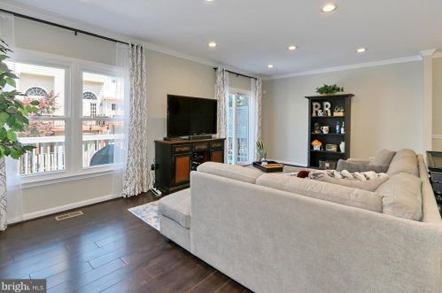 5324 Buxton Ct, Alexandria VA 22315-4761 exterior