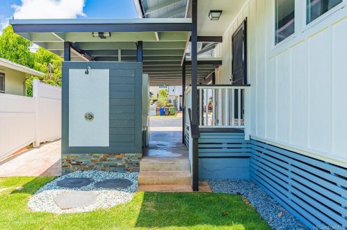 757 22nd Ave, Honolulu HI  96816-4519 exterior