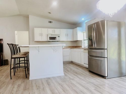 498 Archer Ave, Fort Pierce, FL 34983-1076