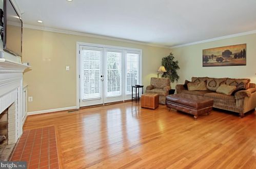 7386 Hallcrest Dr, Mc Lean VA  22102-2910 exterior