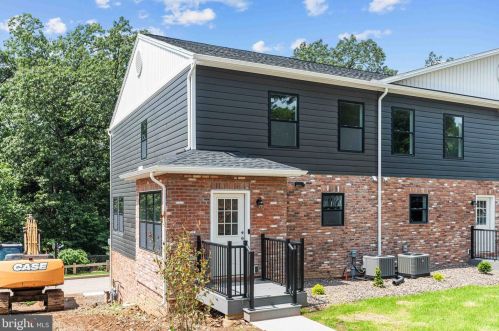 153 High Pointe Dr, Hummelstown, PA 17036