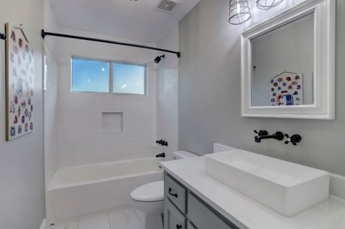 114 Leah Dr, Montgomery TX 77316-6818 exterior