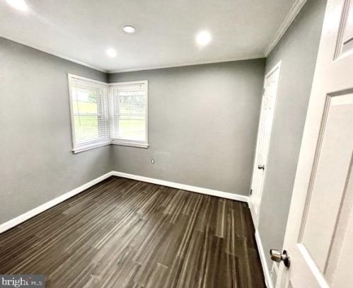 708 1st St, Rockville MD 20850-1450 exterior