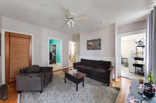 9 Lincoln St, Middletown RI 02840-2628 exterior